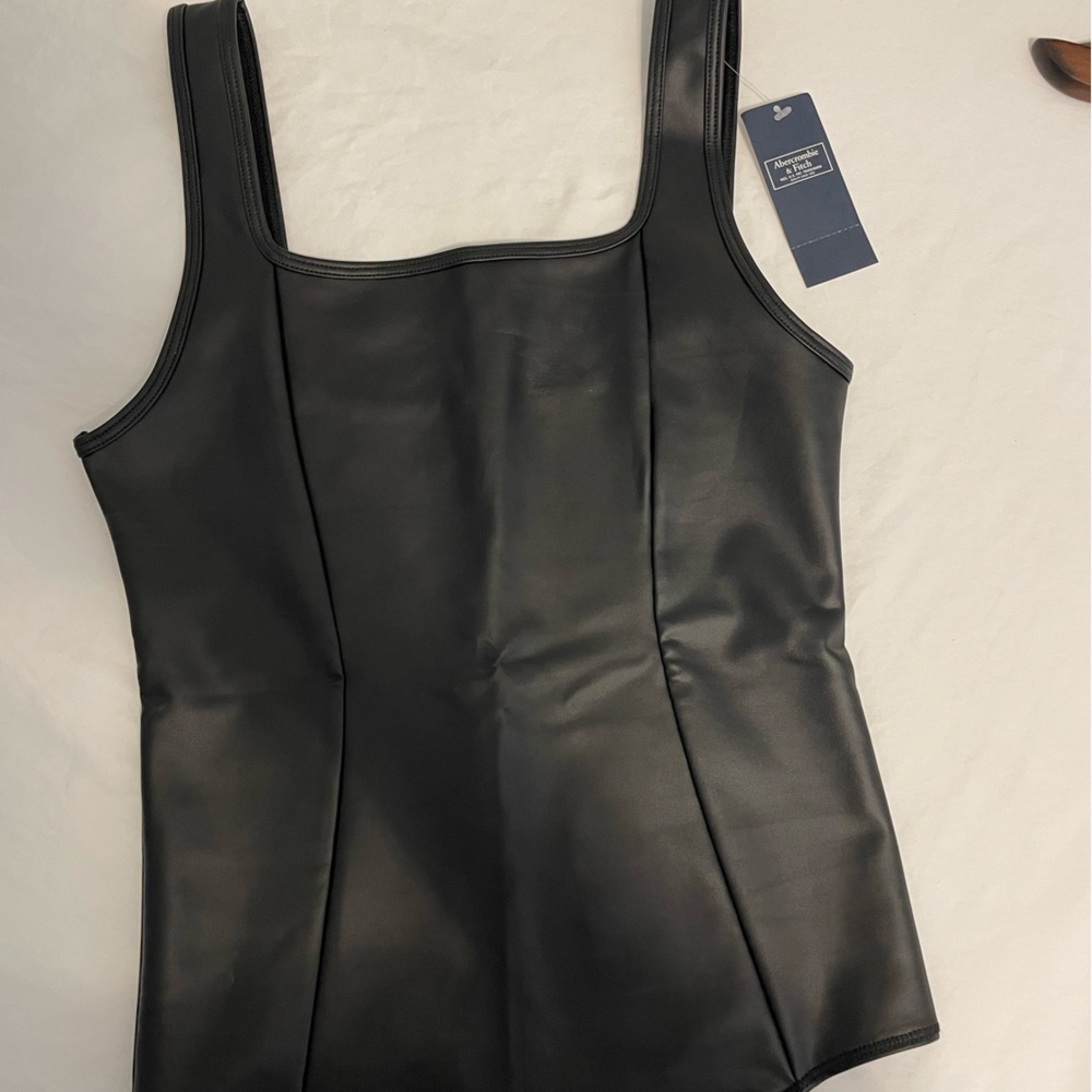 Abercrombie and Fitch top